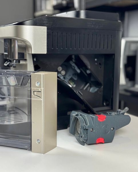 Вживана кавомашина Delonghi Magnifica EVO ECAM 290.61.TB 29061TB фото
