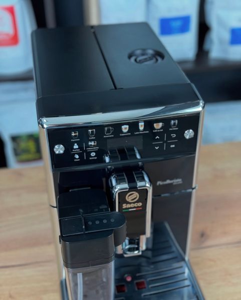 Вживана кавомашина Saeco Pico Baristo Deluxe 5570 фото