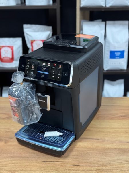 Вітринна кавомашина Philips Latte Go 5500 5500 фото