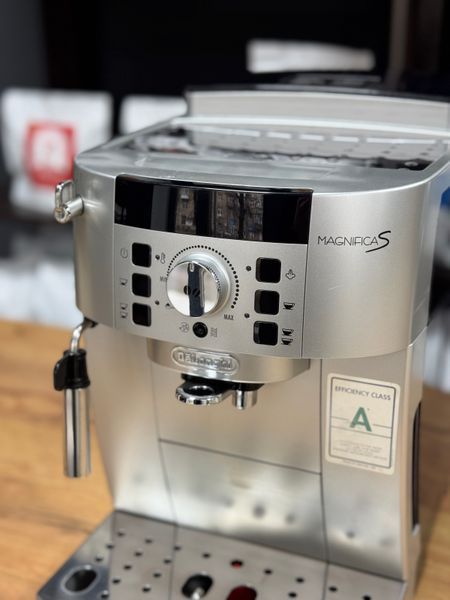 Вживана кавомашина Delonghi Magnifica S ECAM 22.110.SB 22.110.SB фото