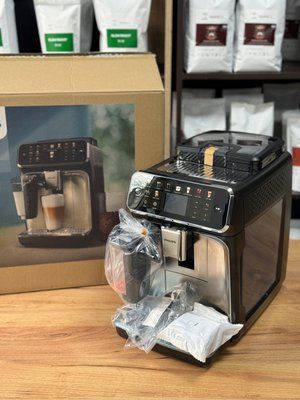 Нова кавомашина Philips Latte Go 5547/90 5547 фото