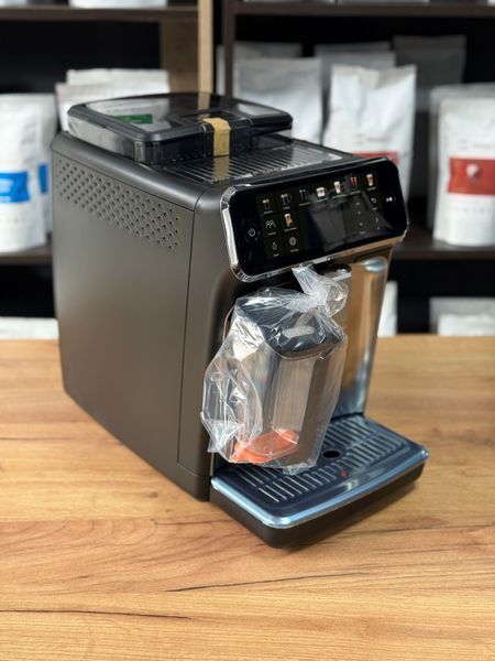Нова кавомашина Philips Latte Go 5547/90 5547 фото