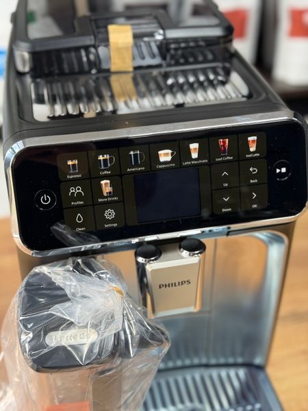 Нова кавомашина Philips Latte Go 5547/90 5547 фото