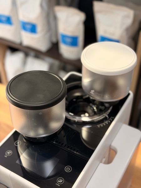 Вживана кавомашина Delonghi Rivelia EXAM 440.55.W 44055W фото
