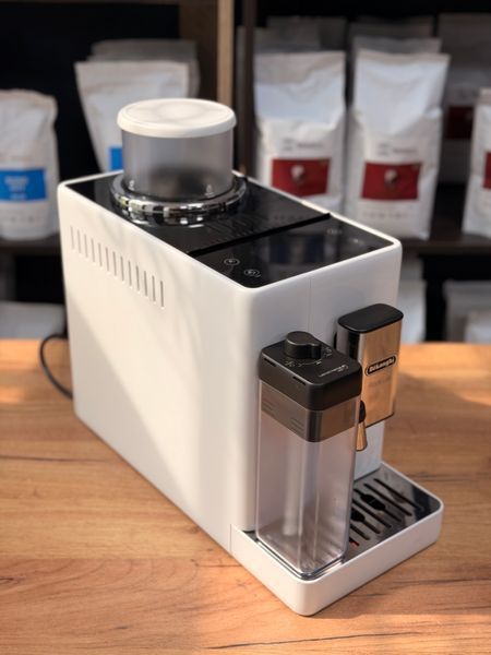 Вживана кавомашина Delonghi Rivelia EXAM 440.55.W 44055W фото