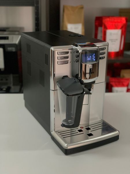 Вживана кавомашина Philips Incanto EP5333 з молочною системою Latte Go 5333 фото