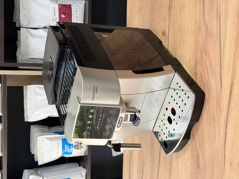 Вживана кавомашина Delonghi Magnifica START ECAM 220.31.SB 22031 фото