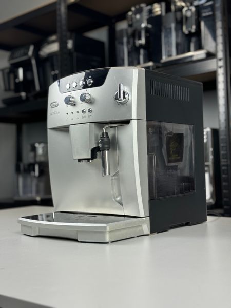 Вживана кавомашина Delonghi Magnifica ESAM 04.120.S 04120 фото