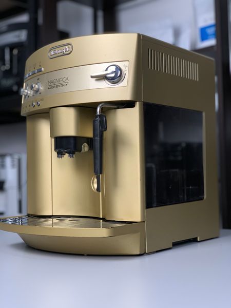 Вживана кавомашина Delonghi Magnifica ESAM 3200.GB Gold Edition 3200 фото