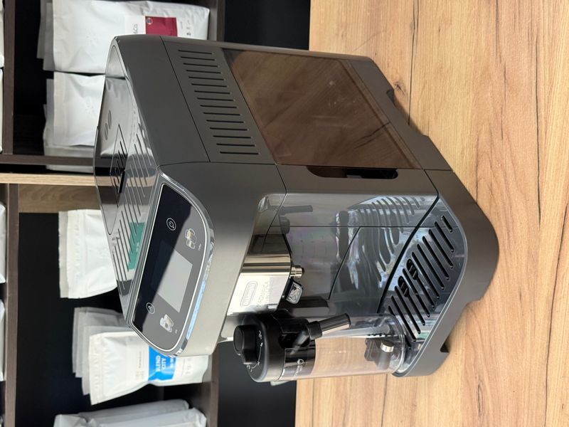 Вживана кавомашина Delonghi Magnifica Plus ECAM320.61.G 32061G фото